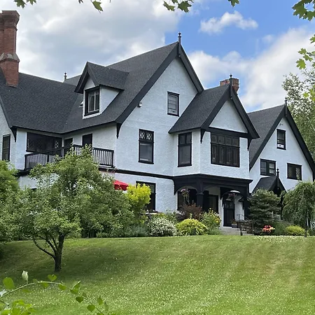 Manor House Inn (Adults Only)-2